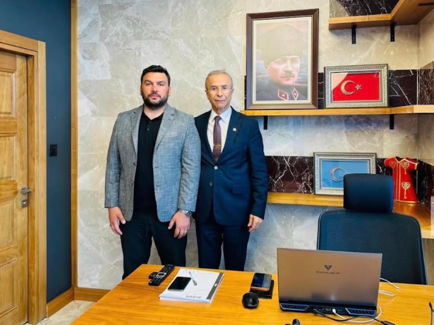 Emekli Albay Sayın Hüseyin Işık’tan Ofisimize Ziyaret