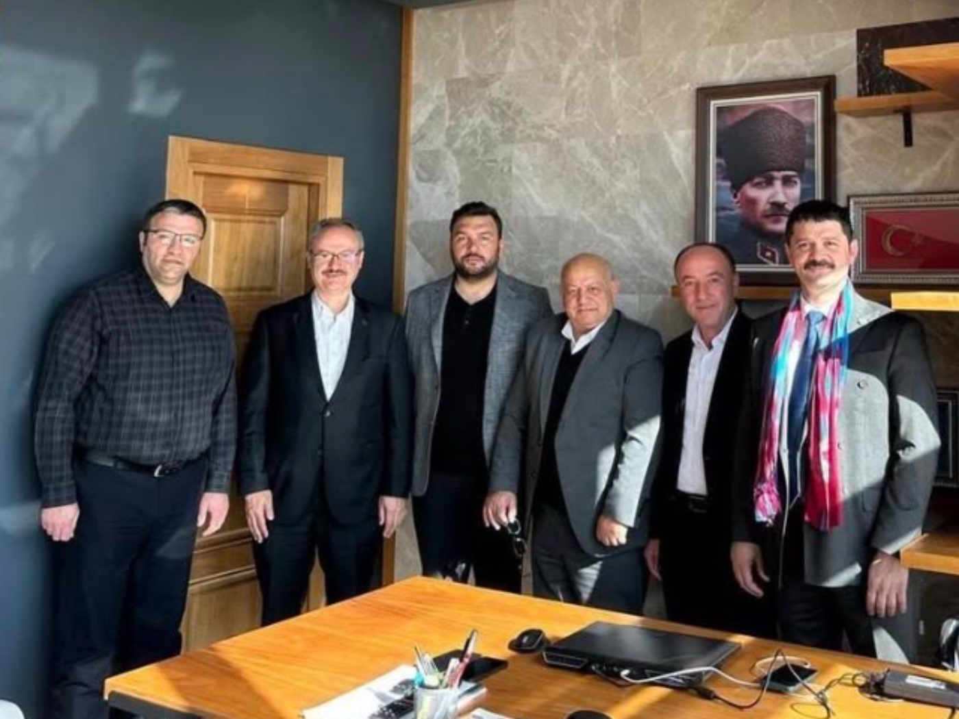 Trabzon İlçe Belediye Başkanları ve İlçe Başkanlarından Ofisimize Ziyaret